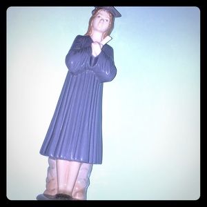 LLardo Graduate figurine woman